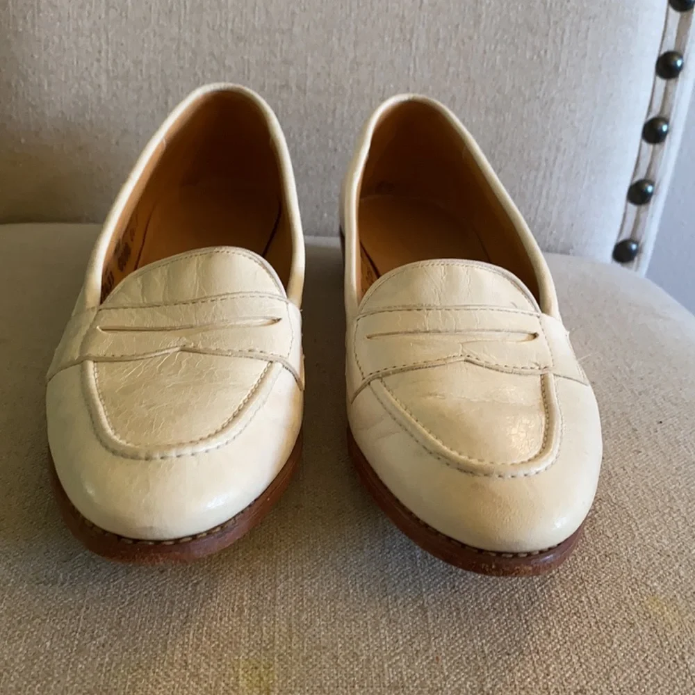Allen Edmonds Charleston Penny Loafers Cream 10